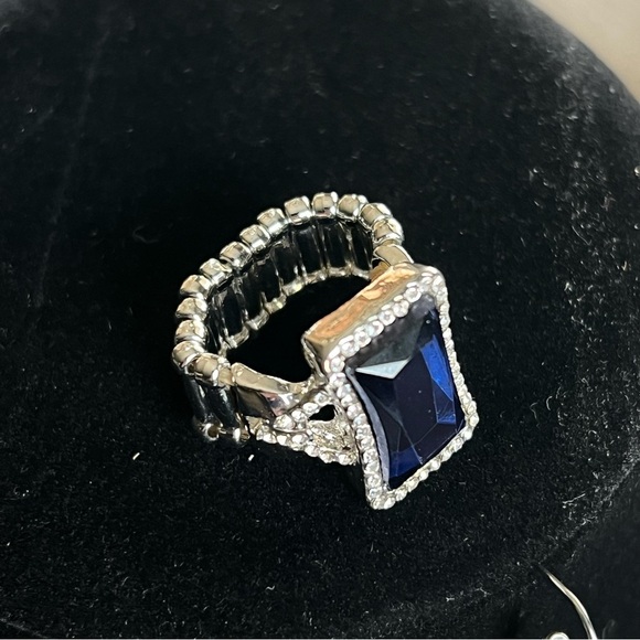 Blue stone Jewelry Set, Necklace, Earrings and Cocktail Ring - Picture 4 of 15